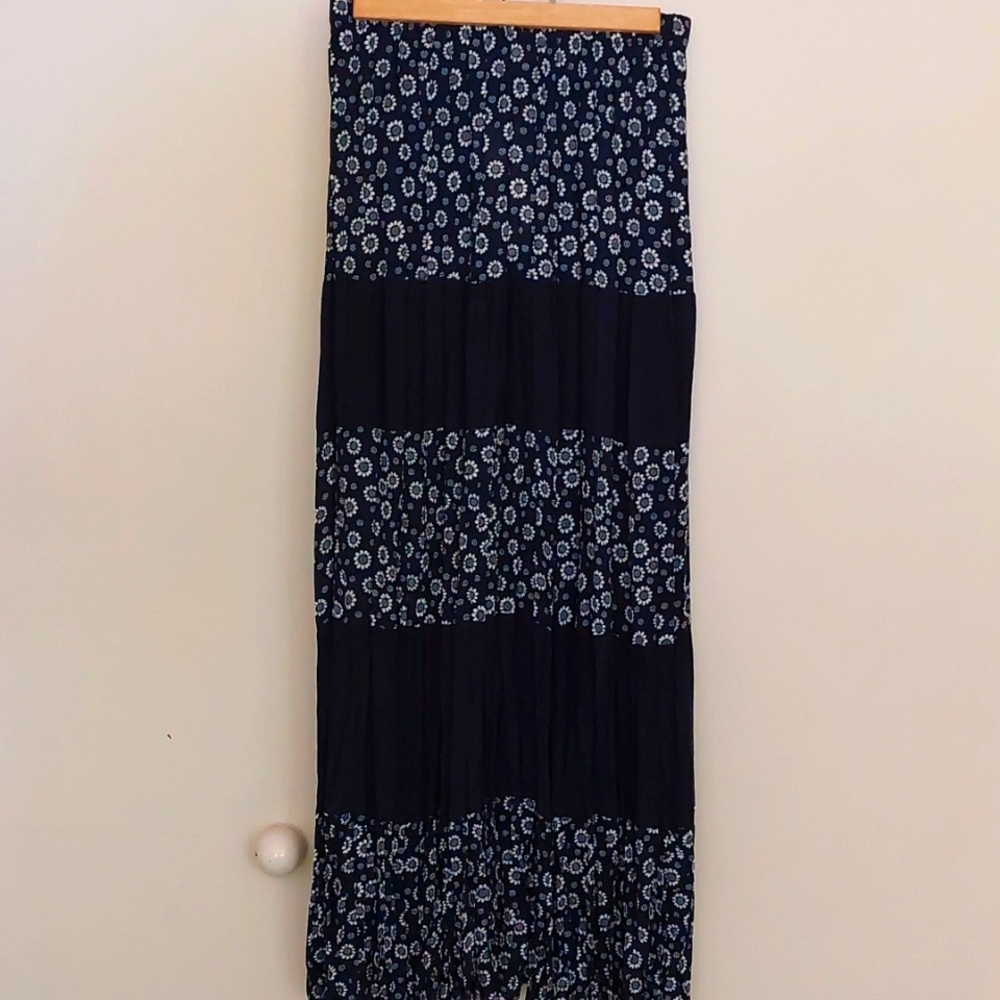 Solitaire Broomstick Pleated Skirt - Picture 3 of 4